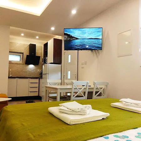Martina Apartman Njivice